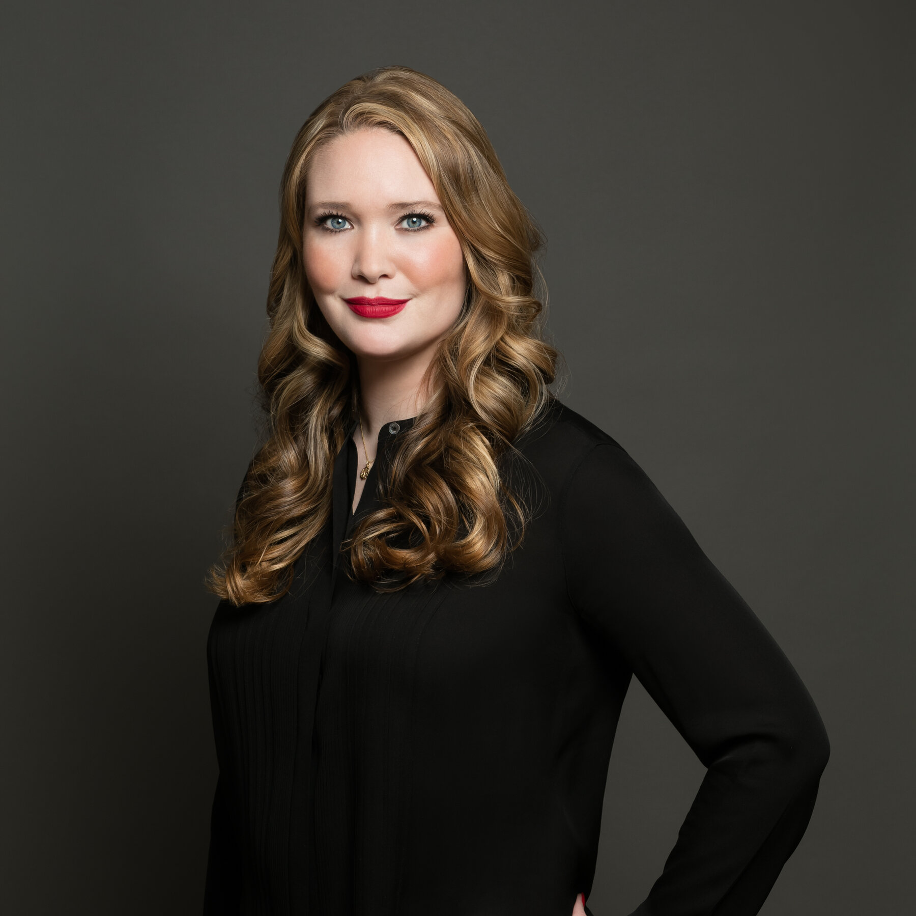 Sarah J. Maas